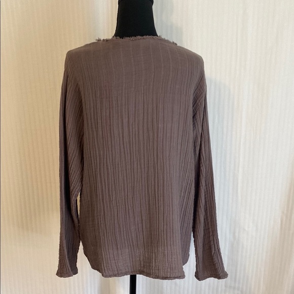 It is Well L.A. Tunic Top Long Sleeve V-Neck Mocha Relaxed Raw Edge Gauzy Medium - Picture 7 of 12
